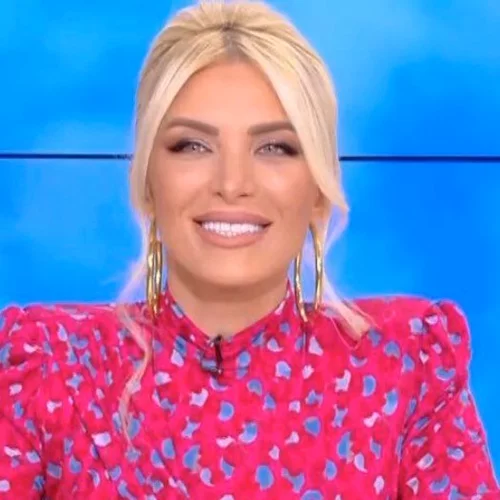 Ανακαλύψαμε το τέλειο φόρεμα για glam εμφανίσεις | Δες πώς το φόρεσε η Κατερίνα Καινούργιου