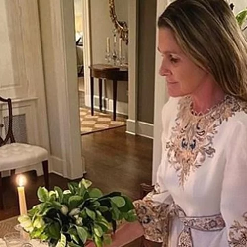 Estée Lauder | Το αρχαιοελληνικού στυλ σπίτι της εγγονής της είναι αυτό που περίμενες να δεις από την κληρονόμο του διάσημου οίκου ομορφιάς [Εικόνες]