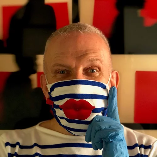 O Jean Paul Gaultier δημιούργησε προστατευτικές μάσκες με τα signature σχέδιά του