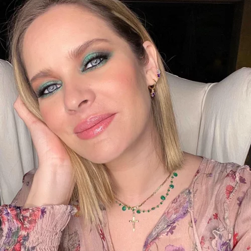 Στο κομμωτήριο για βαφή η Anita Brand | Το hair look που θα σου δώσει έμπνευση λίγο πριν μπει το καλοκαίρι