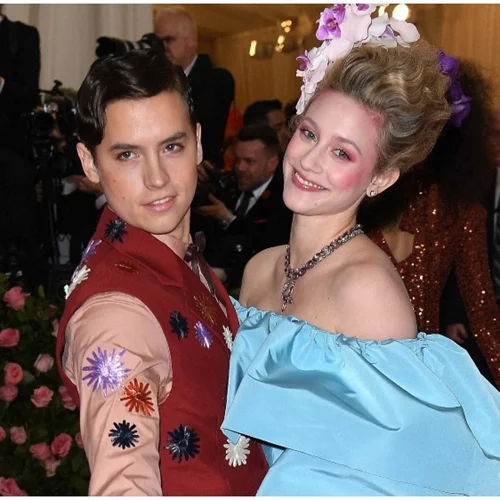 Ο Cole Sprouse και η Lili Reinhart χώρισαν μετά από τρία χρόνια σχέσης