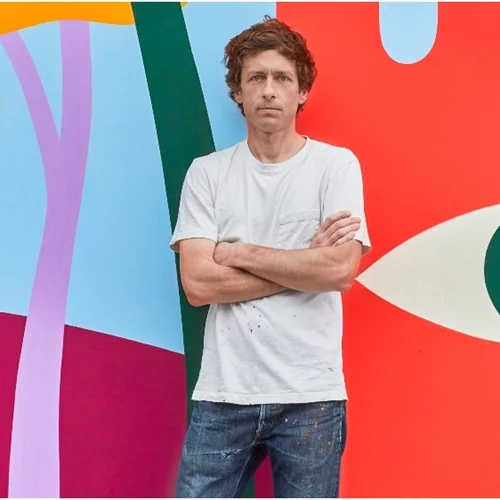 Ο καλλιτέχνης Luckylefthand διακοσμεί τα headquarters της Louis Vuitton στο Παρίσι