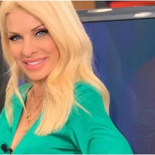 Tώρα μπορείς να βρεις το αγαπημένο φόρεμα της Ελένης Μενεγάκη στα Zara με λιγότερο από 50 ευρώ