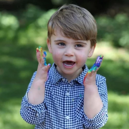 Τα τρελά προσόντα των βασιλικών νταντάδων με μισθό 50.000 $ | Η στρατιωτική εκπαίδευση και η απάρνηση της προσωπικής τους ζωής