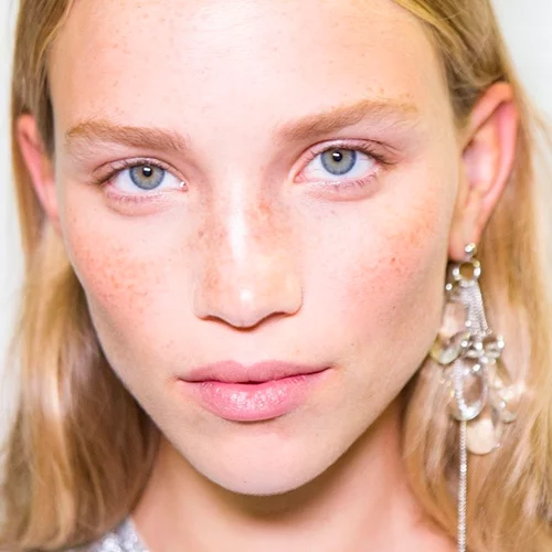 Τι συμβαίνει στην επιδερμίδα ύστερα από μία εβδομάδα χωρίς μακιγιάζ;