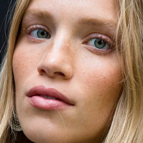 Πώς να φαίνονται πιο ανοιχτόχρωμα τα μάτια μου; Τα makeup tips που πρέπει να ξέρεις