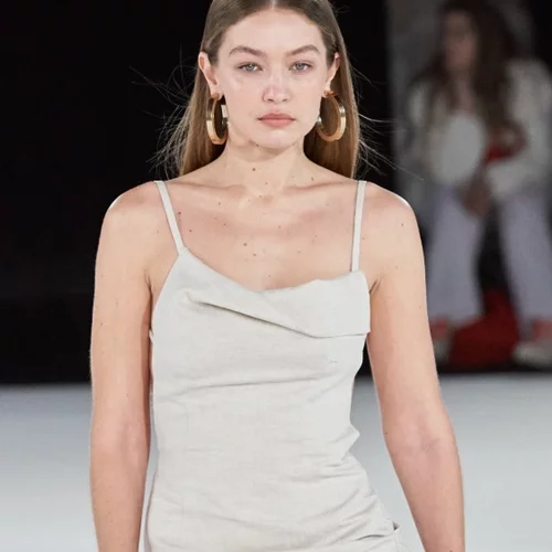 Aυτή η τάση κολακεύει κάθε σωματότυπο και είναι must για το φετινό καλοκαίρι