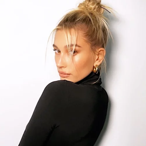 Η Hailey Bieber έχει το στυλ που θέλουμε | Οι πιο εντυπωσιακές εμφανίσεις της αυτό το μήνα