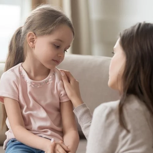 Τα 6 πιο συχνά λάθη που κάνουν οι γονείς και μεγαλώνουν παιδιά με ανασφάλειες