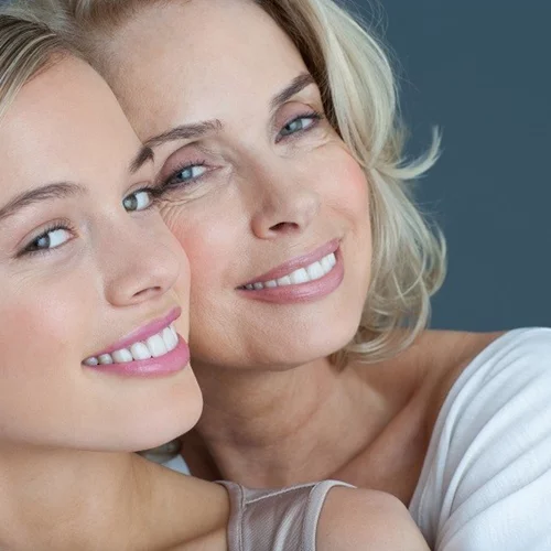 Ακόμα να πάρεις δώρο για τη γιορτή της μητέρας; Κάναμε όλη τη δουλειά για εσένα και βρήκαμε τα 10 δώρα ομορφιάς που σίγουρα θα λατρέψει