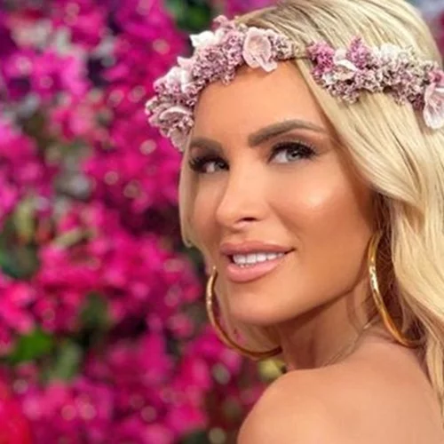 Κατερίνα Καινούργου | Οι ευχές της γιαγιάς της on air & τα σχόλια για τον Φίλιππο Τσαγκρίδη