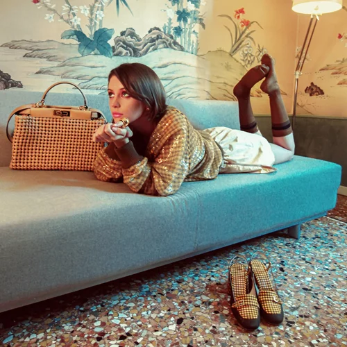 Iris Law | H κόρη του Jude Law πρωταγωνιστεί στη νέα καμπάνια του οίκου Fendi