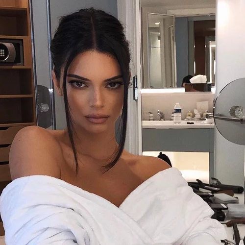 Kendall Jenner | Άλλαξε τελείως τα μαλλιά της και μόνο ελάχιστοι το πήραν χαμπάρι