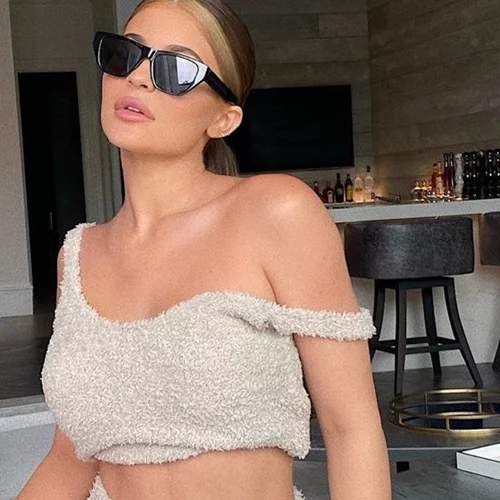 Kylie Jenner | Πώς απογείωσε τις πιο hot τάσεις της σεζόν όσο ήταν στο σπίτι