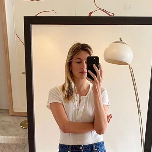 Το κοινό αντικείμενο που έχουν τα Insta-girls στις fashion φωτογραφίες τους