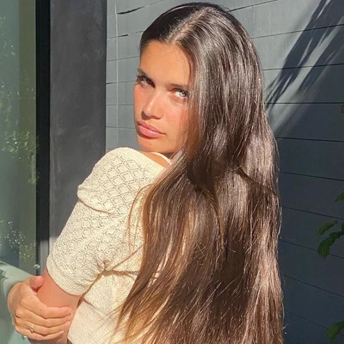 Ο πιο αποτελεσματικός τρόπος να ισιώσεις τα μαλλιά σου χωρίς θερμότητα