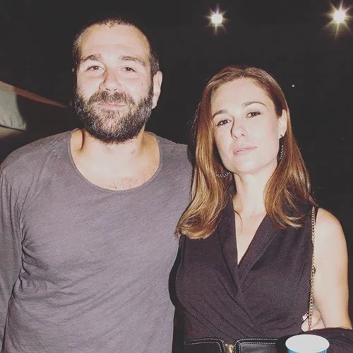 Θάλεια Ματίκα - Τάσος Ιορδανίδης | Σπάνιες φωτογραφίες από το σπίτι τους στο Χαλάνδρι