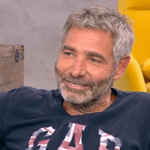 Celebrity News | Η επιστροφή του "Σ' αγαπώ - Μ' αγαπάς", η αποβολή του Κατσαούνη και τα ομοφυλόφιλα ζευγάρια στην ελληνική τηλεόραση