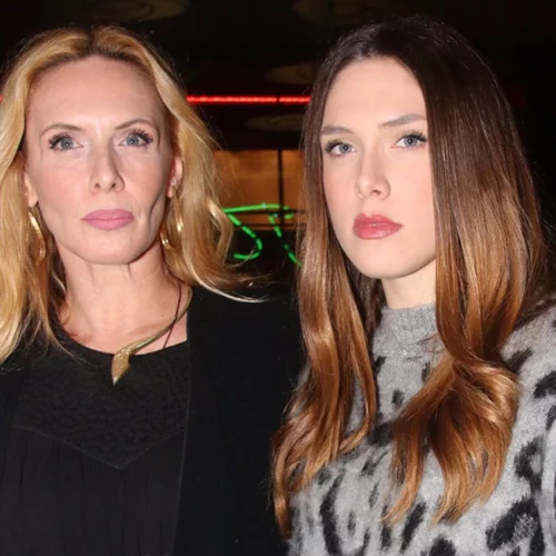 Εβελίνα Παπούλια | «Την πρώτη νύχτα γάμου κοιμηθήκαμε χωριστά με τον άντρα μου»