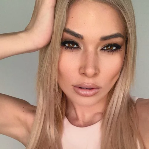 Και η Μικαέλα Φωτιάδη με κοντό καρέ | Το νέο look του μοντέλου