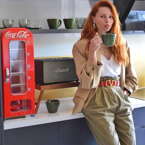 Έβελυν Καζαντζόγλου | Φωτογραφίες από το φωτεινό fashionable διαμέρισμά της στο κέντρο της Αθήνας