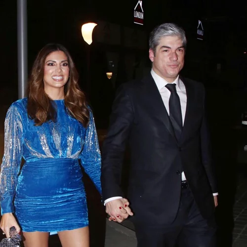 Γενέθλια Σταματίνας Τσιμτσιλή | Η έκπληξη του Θέμη Σοφού και η οικογενειακή φωτογραφία