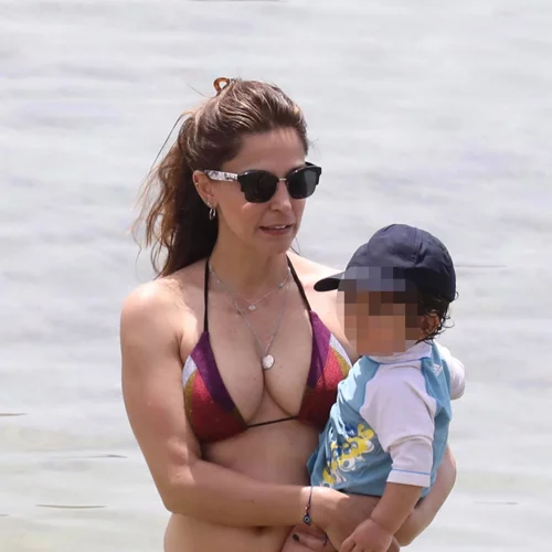 Κατερίνα Παπουτσάκη | Οι νέες φωτογραφίες της ηθοποιού με μπικίνι