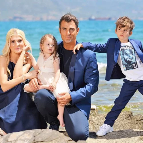 Η οικογένεια Χανταμπάκη μεγάλωσε | Τα ευχάριστα νέα που μοιράστηκε ο Στέλιος μαζί μας