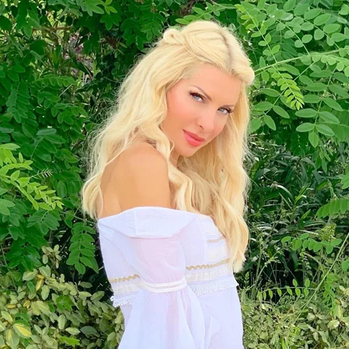 Ελένη Μενεγάκη | Δες ποια πολύ γνωστή ηθοποιός κέρδισε το φόρεμά της σε giveaway