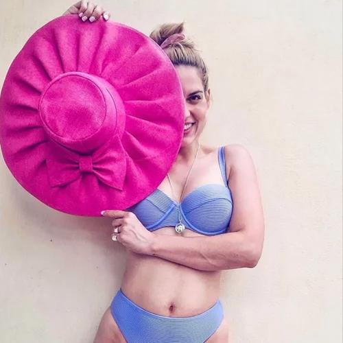 Η Μαντώ Γαστεράτου για τα κιλά της εγκυμοσύνης | «Είμαι η Μαντώ συν άλλα 10 κιλά. Πολύ τα χαίρομαι να πω την αλήθεια»