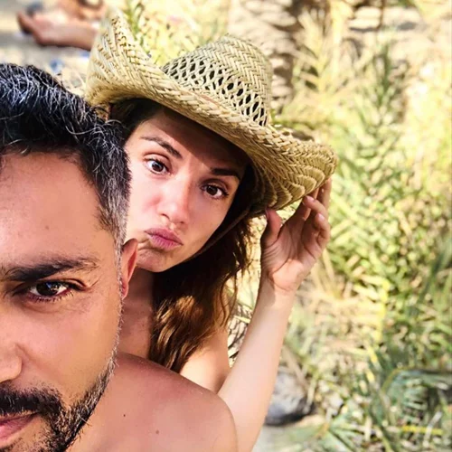 «My blue valentine» | Η Βάσω Λασκαράκη φωτογραφίζει τον Λευτέρη Σουλτάτο στις διακοπές τους