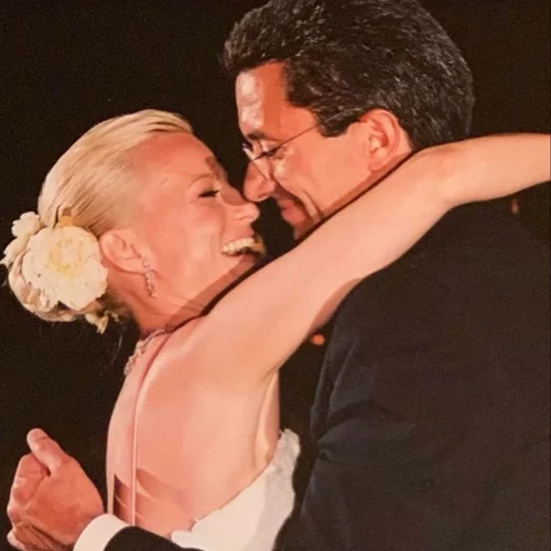 Επέτειος για τον Νίκο Χατζηνικολάου και την Κρίστυ Τσολακάκη | Η αδημοσίευτη φωτογραφία από τον γάμο τους