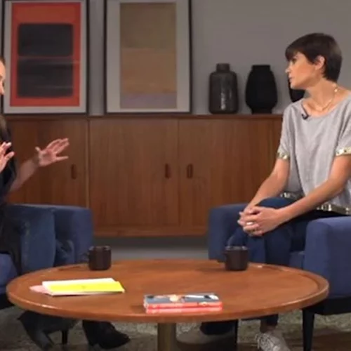 Άννα Μαρία Παπαχαραλάμπους - Ρένια Λουιζίδου | « Έχουμε πιαστεί τρελά κορόιδα οι γυναίκες»