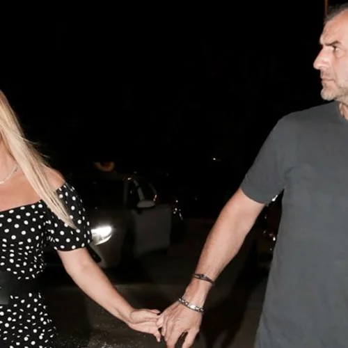 Γωγώ Μαστροκώστα | Με LBD σε βραδινή έξοδο με τον Τραϊανό Δέλλα (pics)