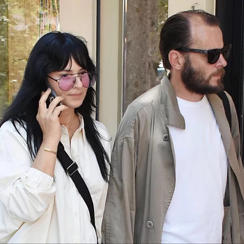 Ζενεβιέβ Μαζαρί - Βασίλης Καρύδης | Νέα πλάνα από το μοντέρνο σπίτι της οικογένειας