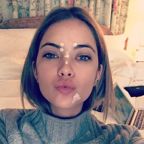 Δεν είσαι μόνη σου! 10 celebrities δείχνουν τα σπυράκια στο πρόσωπό τους