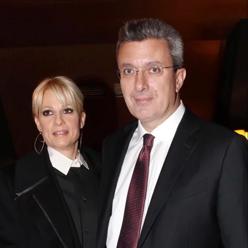 Νίκος Χατζηνικολάου | Η φωτογραφία με την κόρη του στη θάλασσα