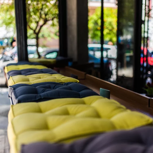 Ταξιδεύουμε «business class» με το νέο menu του Caravin Wine Bar