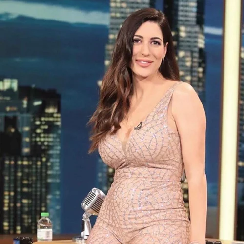 Φλορίντα Πετρουτσέλι | Το εφαρμοστό outfit που επέλεξε ένα μήνα μετά τη γέννα