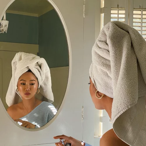 Ενυδατική κρέμα vs Αντηλιακό | Ποιο πάει πρώτο;