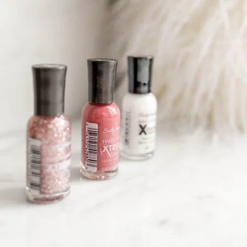 Έπηξε το βερνίκι νυχιών; Πριν το πετάξεις, διάβασε πώς μπορείς να του δώσεις και πάλι ζωή!