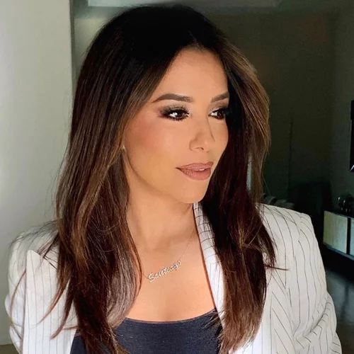 Τα μαλλιά που αγαπάνε οι γυναίκες άνω των 40 και οι τάσεις που ξεπερνιούνται σε μια σεζόν