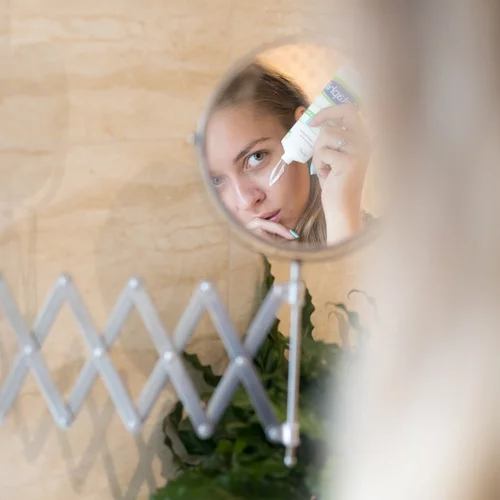 Δεν φεύγει με τίποτα η ακμή; Να τι μπορεί να φταίει!