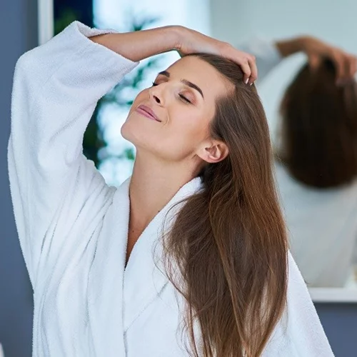 Τα προϊόντα περιποίησης με CBD που πρέπει να προσθέσεις στη hair care ρουτίνα σου