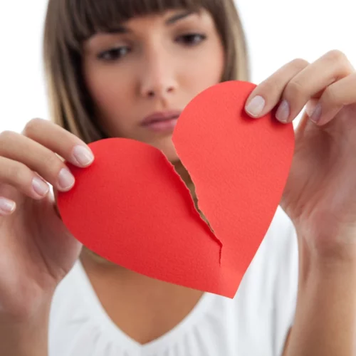 Ανάλυσέ το | Οι υποσυνείδητοι φόβοι που μπορεί να σε κρατούν μακριά από την αγάπη