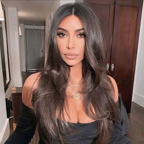 Η Kim Kardashian έβαψε τα μαλλιά της κόκκινα -και όχι δεν είναι περούκα!