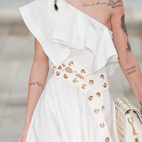 Η νέα it bag του οίκου Alexander McQueen