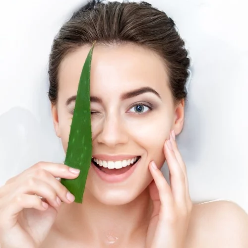 Πώς να μειώσω τις ρυτίδες και τις καφέ κηλίδες; Φυσικά συστατικά που τις καταπολεμούν