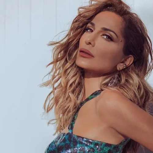 Δέσποινα Βανδή | Φόρεσε δική της δημιουργία και πραγματοποίησε ένα glam look στο J2US