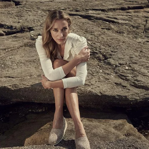 H Κάτια Ζυγούλη πρωταγωνιστεί στην πιο καλοκαιρινή καμπάνια που πρέπει να δεις